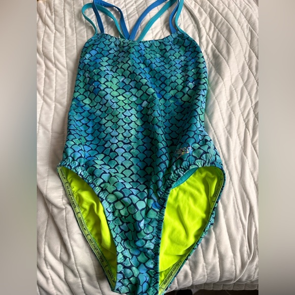 Speedo Blue and Green Scale Pattern One Piece Swimsuit - Picture 1 of 3